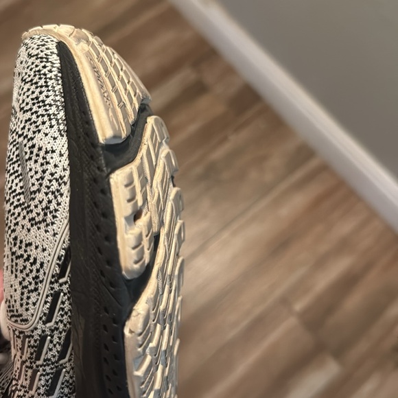 Brooks Adrenaline 21 - Picture 10 of 12